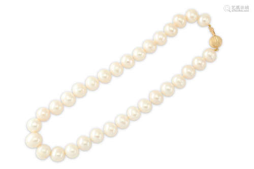 A cultured pearl necklace