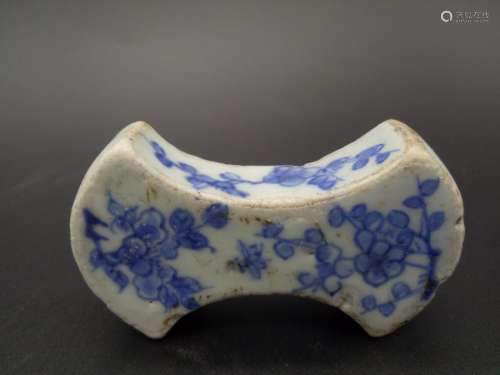 A Blue and White Paperweight  Qing Dynasty