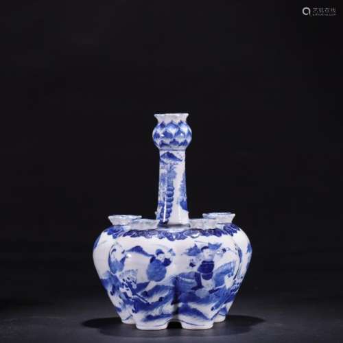 A Blue and White Warriors Tulipieres Vase Qing Qianlong