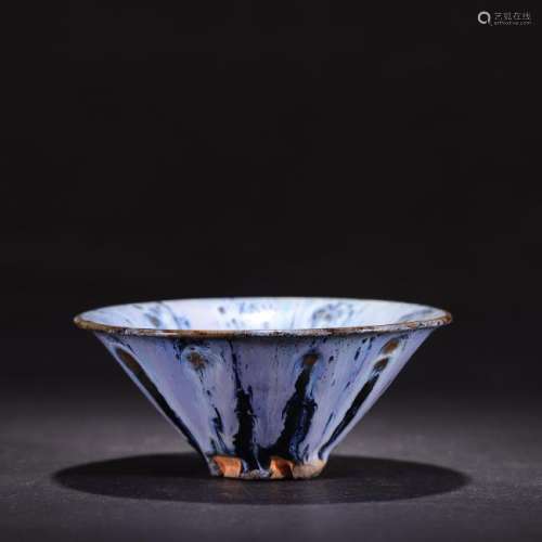 A Kiln-Glaze Blue Conical Tea Bowl