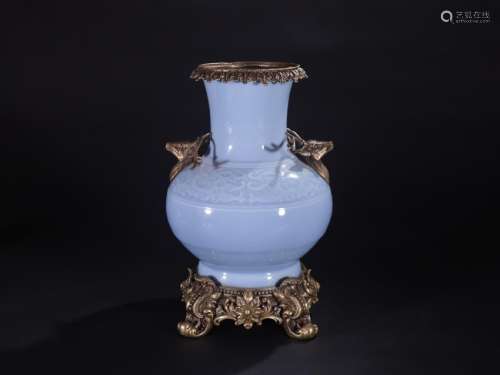 A Blue Glaze Deer Zun HU-Form Vase Qianlong