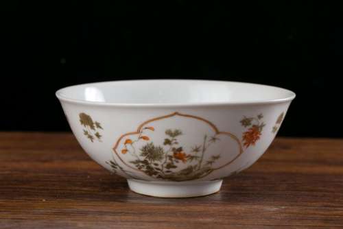 A Gilt Ink Floral Bowl Qianlong Mark