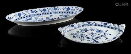 Property of a gentleman - a late 19th century blue & white 'onion' pattern salmon dish, probably
