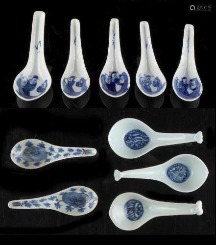 A private collection of Chinese spoons, mostly collected in the 1980's - a set of three Chinese blue