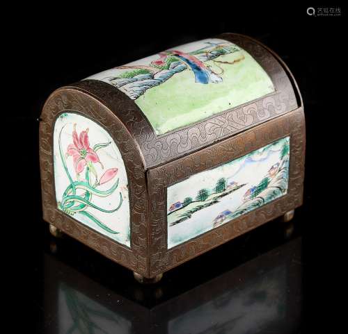 A late 19th / early 20th century Chinese Canton enamel panelled dome top casket, 3.6ins. (9.2cms.)