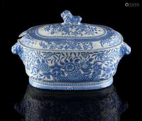 Property of a deceased estate - an early 19th century pearlware blue & white soup tureen, 14.