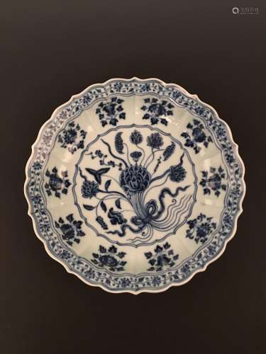 White-Blue Dish of A Bunch of Lotus with Xuande Mark