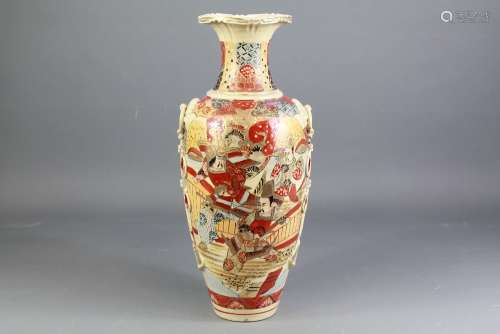 An Early 20th Century Japanese Satsuma Polychrome Vase