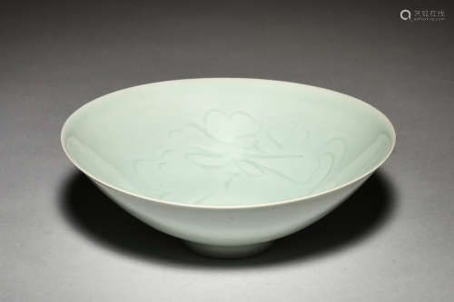 CELADON IMPRESSED AND CARVED 'FLOWERS' BOWL