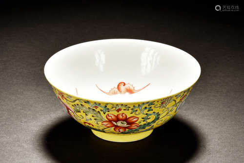 FAMILLE ROSE AND YELLOW GROUND 'FLOWERS' BOWL