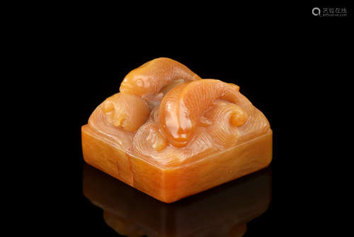 SHOUSHAN SOAPSTONE CARVED 'FISH' STAMP SEAL