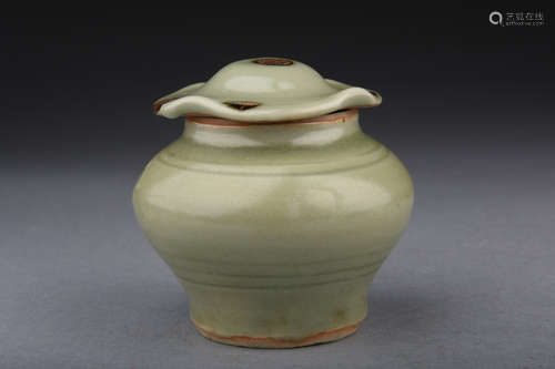 LONGQUAN WARE SMALL COVERED JAR