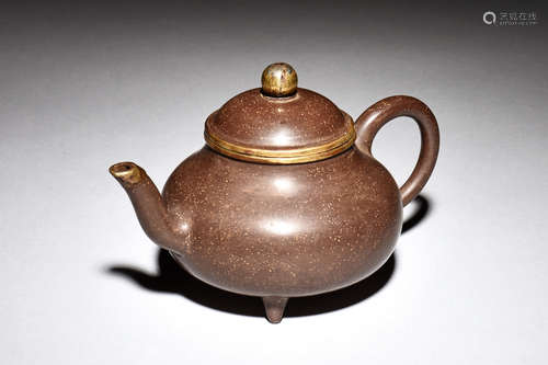 YIXING ZISHA CLAY AND BRONZE ENCLOSED TRIPOD TEAPOT