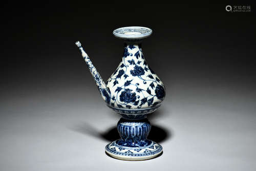 BLUE AND WHITE 'FLOWERS' EWER