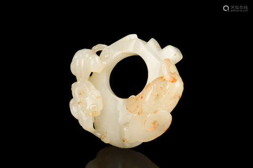 JADE CARVED 'MYTHICAL BEAST' THUMB RING