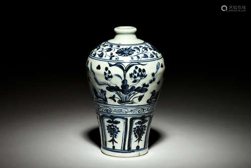 BLUE AND WHITE 'FLOWERS' VASE, MEIPING