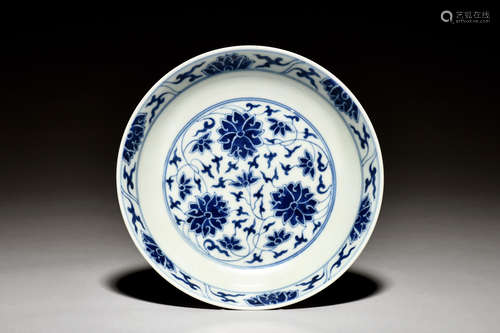 BLUE AND WHITE 'FLOWERS' DISH