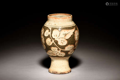 CIZHOU WARE CARVED 'FLOWERS' VASE