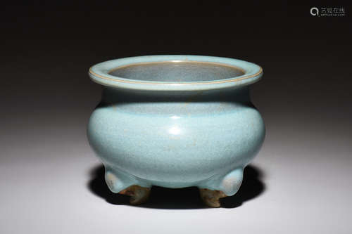 JUN WARE TRIPOD CENSER