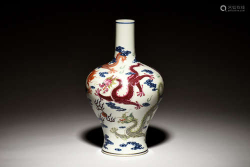 FAMILLE ROSE 'DRAGONS' VASE