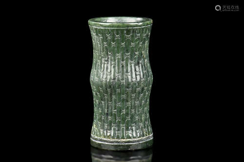 SPINACH JADE CARVED BRUSH POT