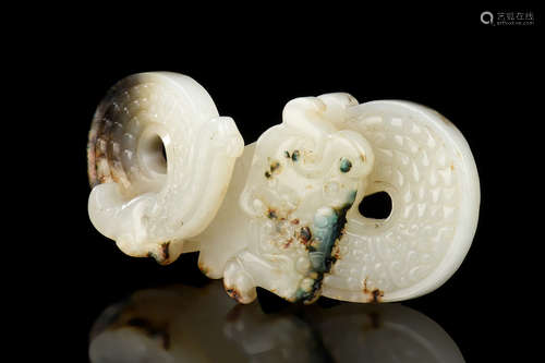 WHITE JADE CARVED 'DRAGON' ORNAMENT