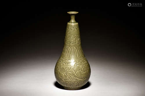 YAOZHOU WARE CARVED 'FLOWERS' VASE