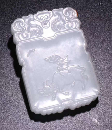 A HETIAN JADE CARVED CHARACTER PATTERN PENDANT