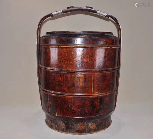 A LACQUER CARVED FLORAL PATTERN FOOD BOX