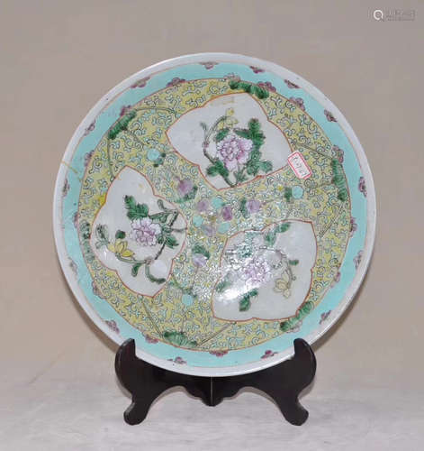 A WHITE GLAZE FLRAOL PATTERN PLATE