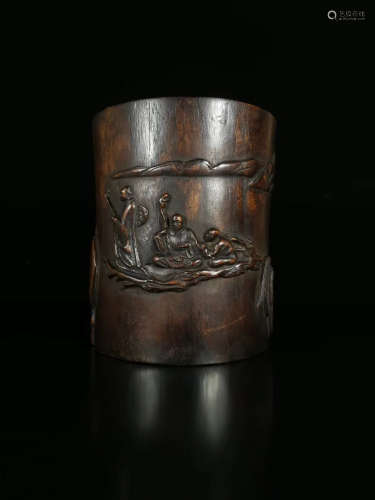 A CHENXIANG WOOD CARVED STORY PATTERN PEN HOLDER