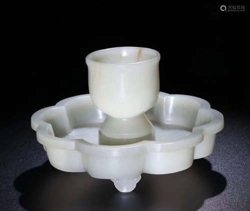 A HETIAN JADE CARVED LOTUS SHAPED CRESSET