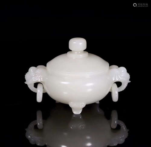 AN OLD HETIAN JADE CARVED EAR TRIPOD CENSER