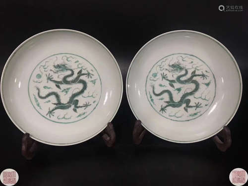 PAIR GREEN DRAGON PATTERN PLATES