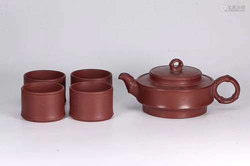 A PURPLR CLAY TEA SET