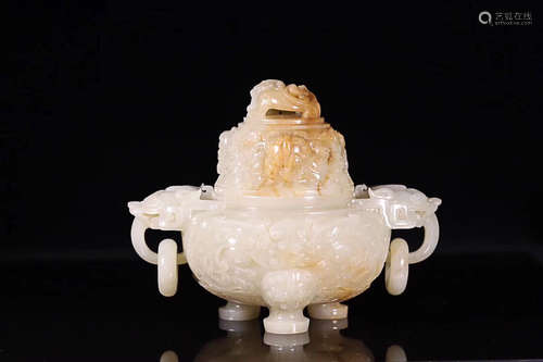 17-19TH CENTURY, AN AUSPICIOUS ANIMAL DESIGN DOUBLE-EAR HETIAN JADE CENSER, QING DYNASTY