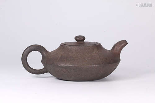 A CHINESE VERSE DESIGN PURPLE CLAY TEAPOT