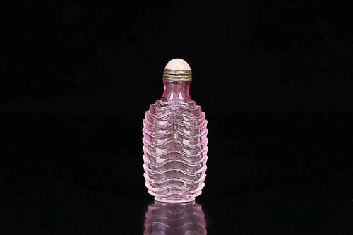 17-19TH CENTURY, AN OLD COLOURED GLAZE SNUFF BOTTLE, QING DYNASTY