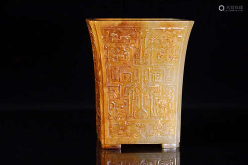 17-19TH CENTURY, A HE TIAN JADE BRUSH POT, QING DYNASTY