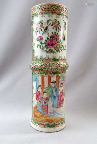 NICE CHINESE QING DYNASTY ROSE MEDALLION VASE