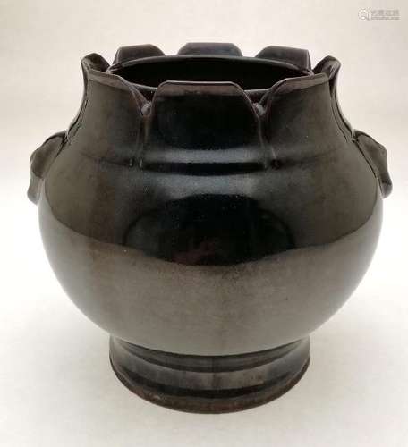 A CHINESE LATE MING DYNASTY WU JIN GLAZED ZUN