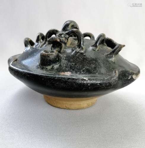 A CHINESE SONG DYNASTY BLACK GLAZED OIL LAMP