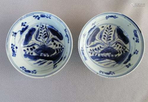 TWO CHINESE MING DYANSTY BLUE AND WHITE BOWLS