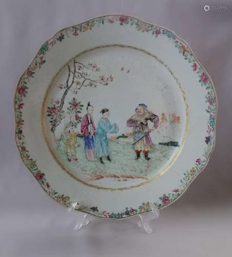 A CHINESE QING DYNASTY ROSE FAMILLE CERAMIC PLATE