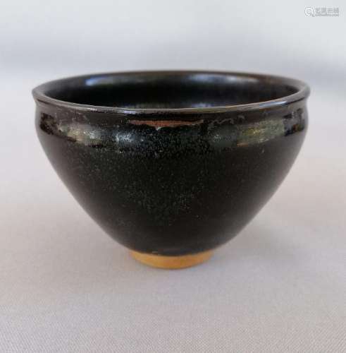 A CHINESE TANG DYNASTY SAUCE GLAZED BOWL