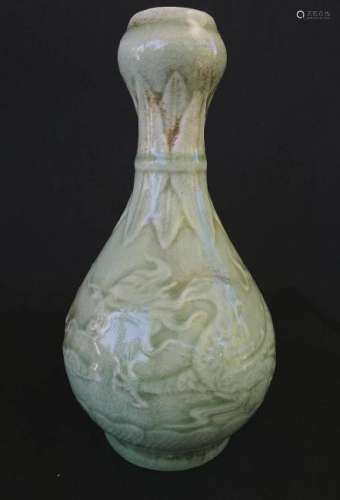 ACHINESE SONG GARLIC VASE WITH DRAGON DECORATION
