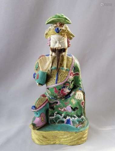 CHINESE QING DYNASTY FAMILLE VERTE FIGURAL STATUS
