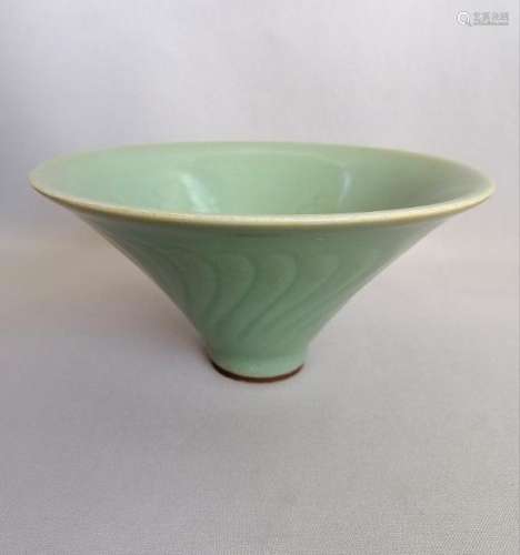 CHINESE SONG DYNASTY CEADON LONG QUAN DOU LI BOWL