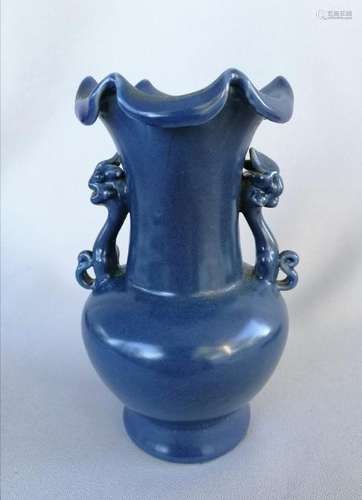 A CHINESE SONG DYNASTY FLOWER MOUTH LONG NECK VASE