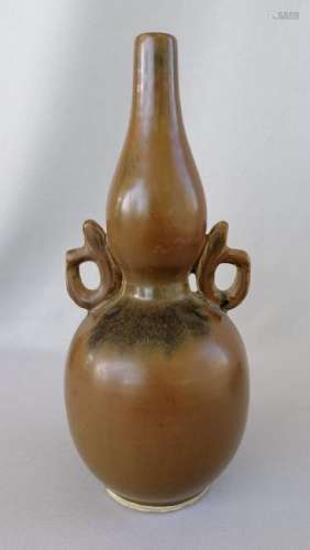 A CHINESE SONG DYNASTY SAUCE GLAZED GOURD VASE